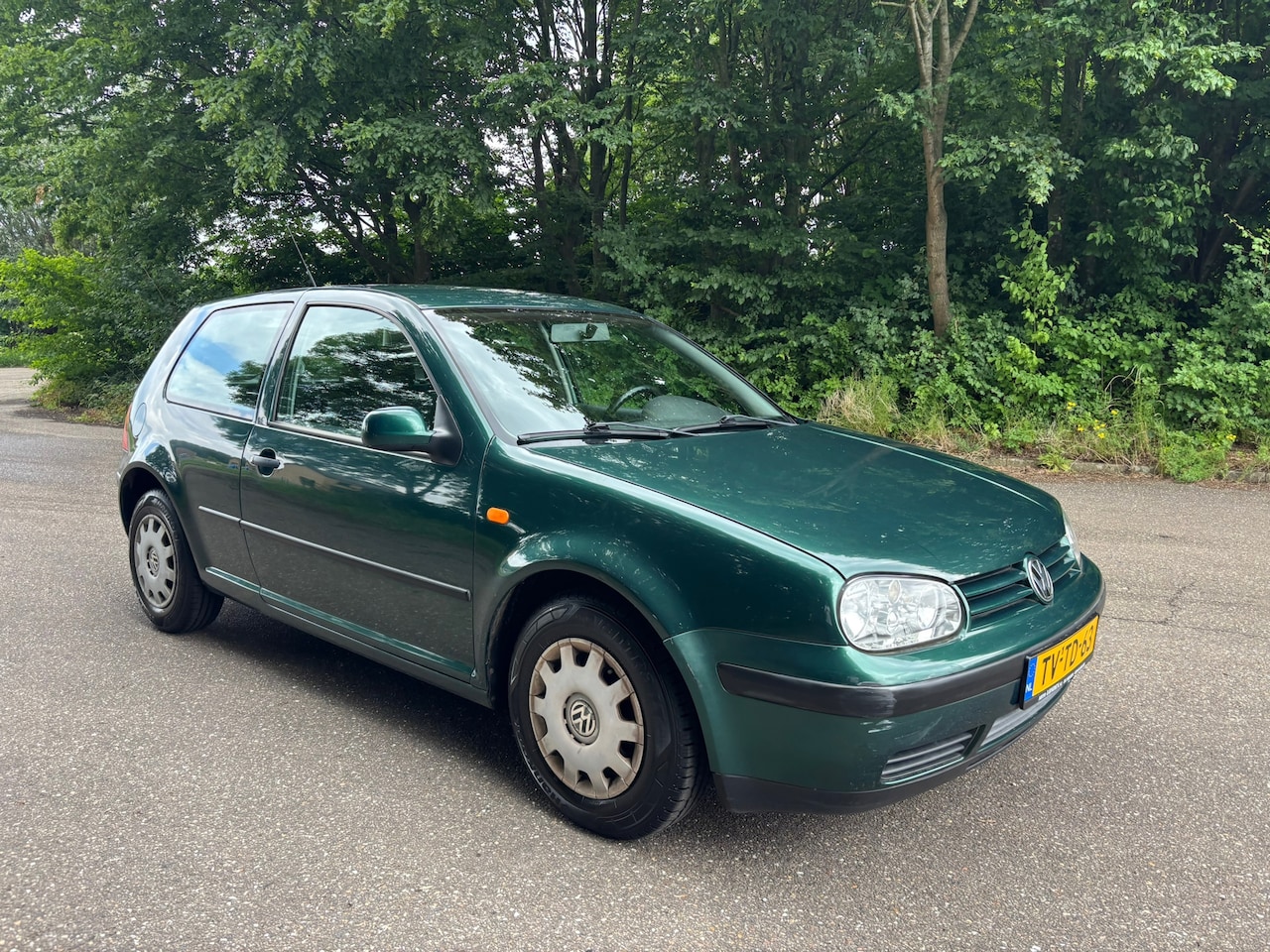 Volkswagen Golf - 1.6 Trendline | Automaat | 111.000km NAP | Airco | APK 06-2027 - AutoWereld.nl