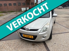 Hyundai i20 - 1.4i DynamicVersion automaat