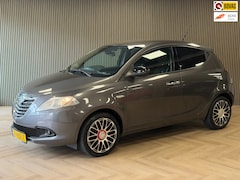 Lancia Y(psilon) - Ypsilon 1.2 Platinum AIRCO PDC ELEKTR. RAMEN START/STOP