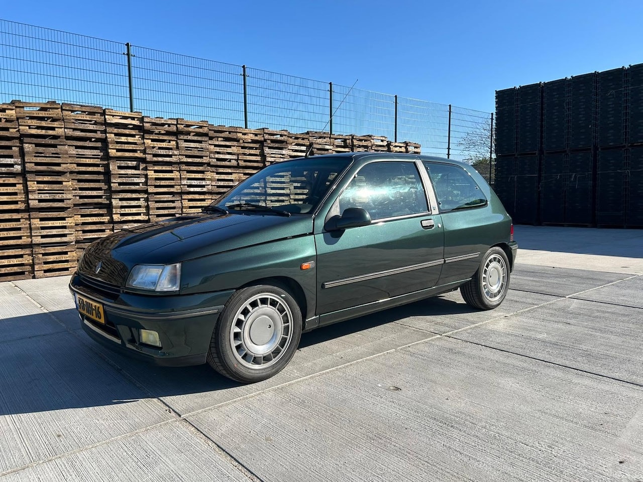 Renault Clio - 1.8-16V Renaulty Clio 16v - AutoWereld.nl