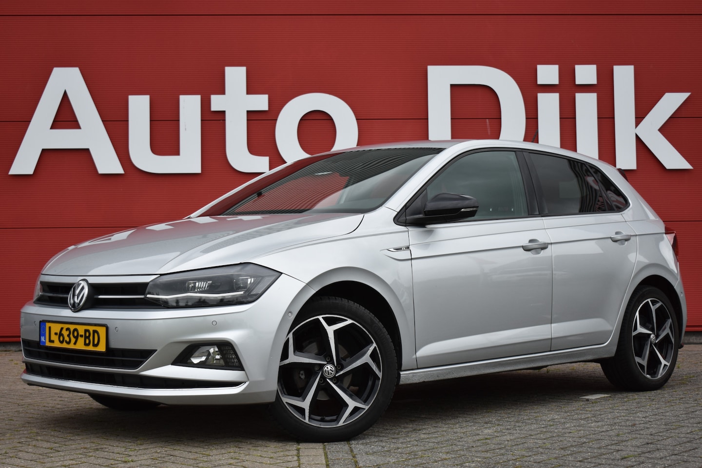 Volkswagen Polo - 1.0 TSI Highline R-Line | DSG | LED | Camera | Carplay | Keyless | Adapt. Cruise | Navi | - AutoWereld.nl
