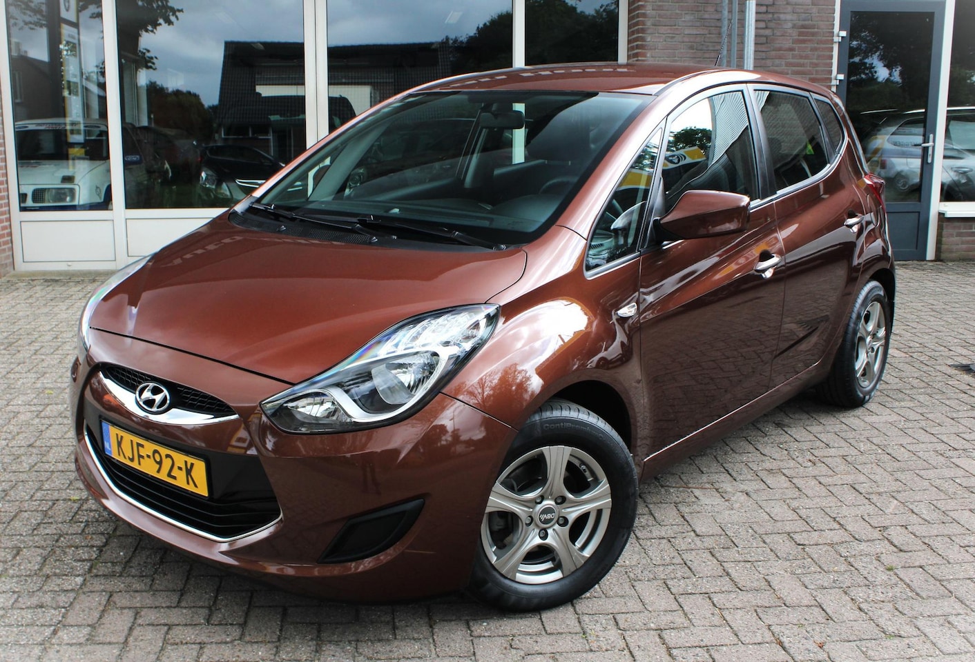 Hyundai ix20 - 1.6i Elektrische ramen V en A, Boordcomputer, Multifunctioneel stuurwiel, 15" LMV - AutoWereld.nl