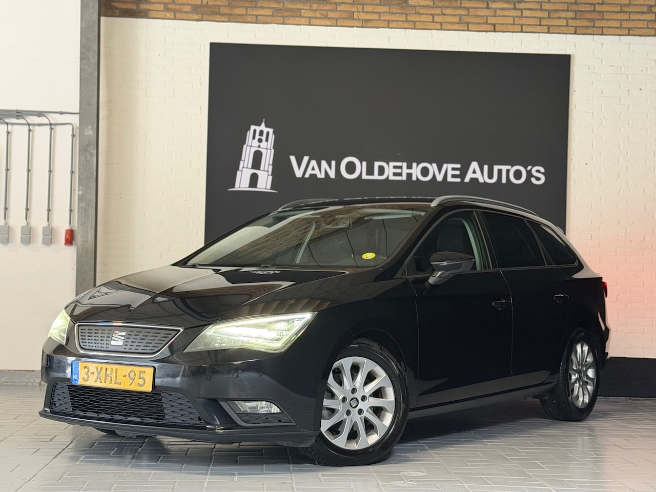 SEAT Leon ST - 1.6 TDI Style Business Ecomotive 1.6 TDI Style Business Ecomotive - AutoWereld.nl