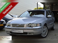 Volvo V70 - 2.4 Edition II|Clima|Leder|Cruise|Trekhaak|Nap