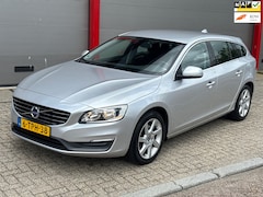 Volvo V60 - 1.6 T3 Momentum | Automaat | dealeronderhouden