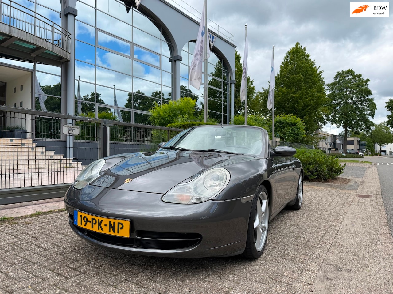 Porsche 911 Cabrio - 3.4 Carrera aut 133981 km Nieuwstaat ! - AutoWereld.nl