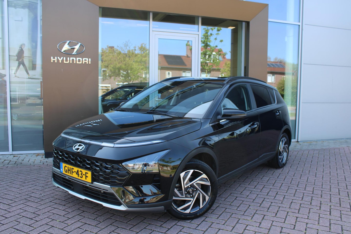 Hyundai Bayon - 1.0 T-GDI 100pk 48V Premium Sky DCT Automaat Airco Navi Camera Carplay Schuifdak Demo Vol! - AutoWereld.nl