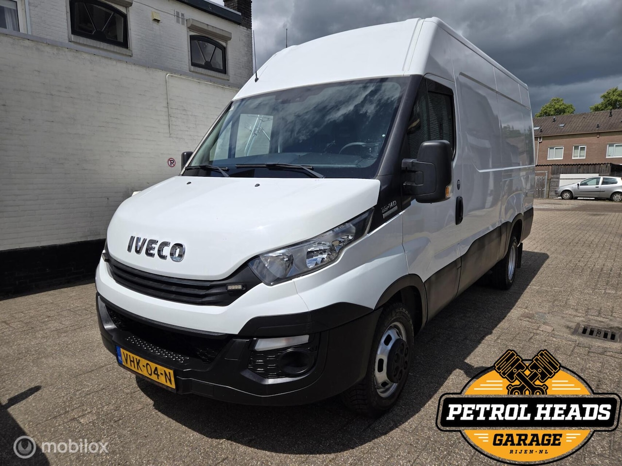 Iveco Daily - 35C14V 2.3 H2 AUT|Dub.Lucht|3.5T trek|WERKPAARD! - AutoWereld.nl
