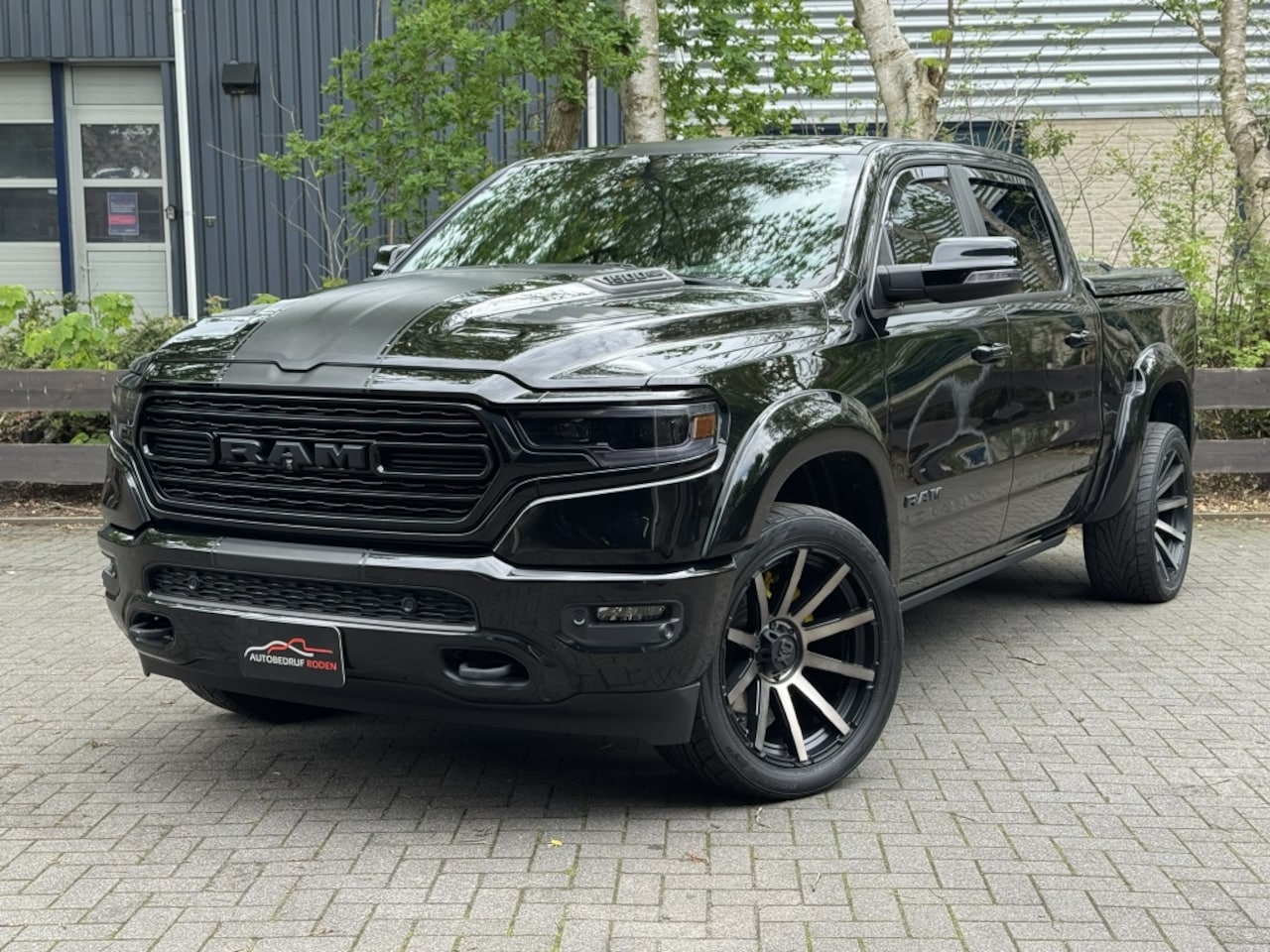 Dodge Ram 1500 - 4X4 LIMITED NIGHT 5.7 V8 LPG BOM VOL - AutoWereld.nl