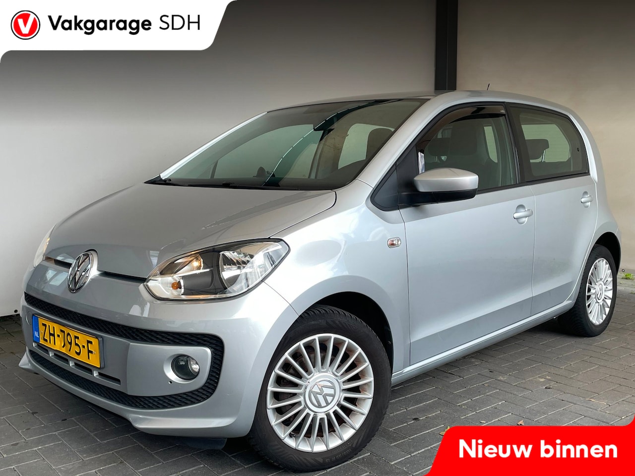 Volkswagen Up! - 1.0 high up! BlueMotion|Stoelverwarming|4-Seizoenen banden|Airco|5-Deurs - AutoWereld.nl