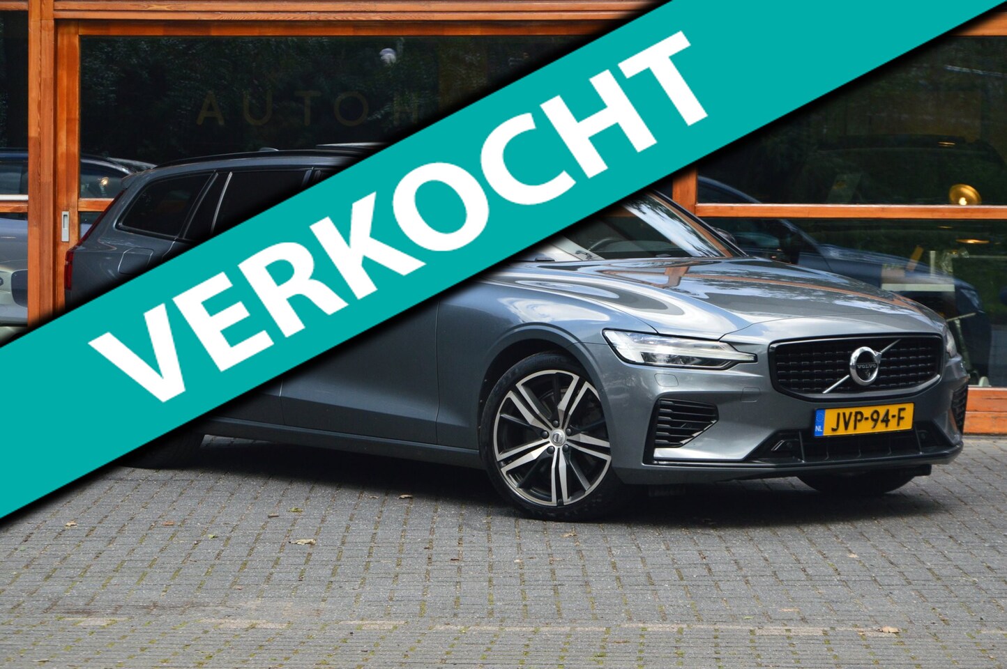 Volvo V60 - T6 Hybride AWD R-Design | Head-up | Panoramadak | 360° Camera | Harman/Kardon | Stoel + St - AutoWereld.nl