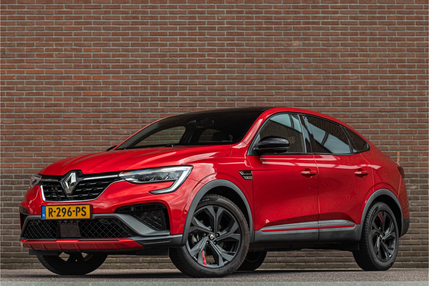Renault Arkana - 1.6 E-Tech R.S. Line, Origineel NL, Bose, Trekhaak, Adaptive Cruise, Carplay, Stoel & Stuu - AutoWereld.nl