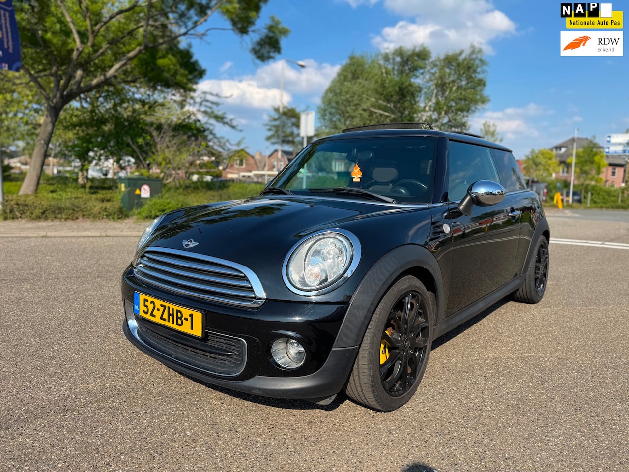 MINI 3-Deurs - / / panoramadak / airco / navigatie / elek.ramen / deurvergendeling / nap.... . - AutoWereld.nl