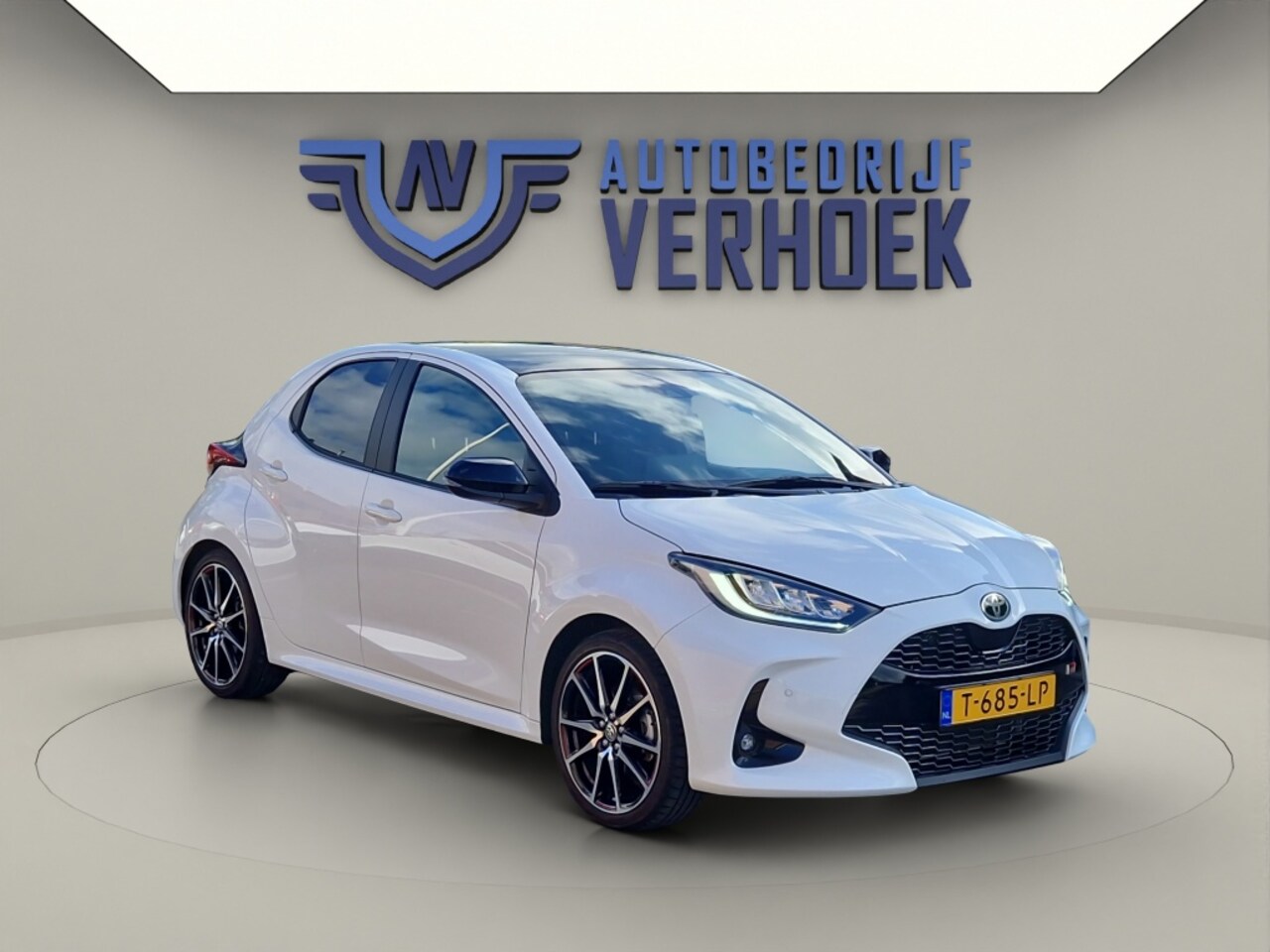 Toyota Yaris - 1.5 Hybrid GR Sport NL Auto - Panodak - JBL Audio - AutoWereld.nl