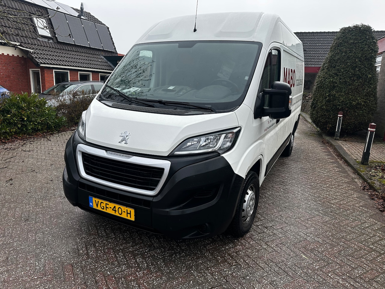 Peugeot Boxer - 330 2.2 BlueHDi 120 L2H2 Premium - AutoWereld.nl