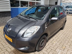 Toyota Yaris - 1.3 VVTi Terra schadevrij
