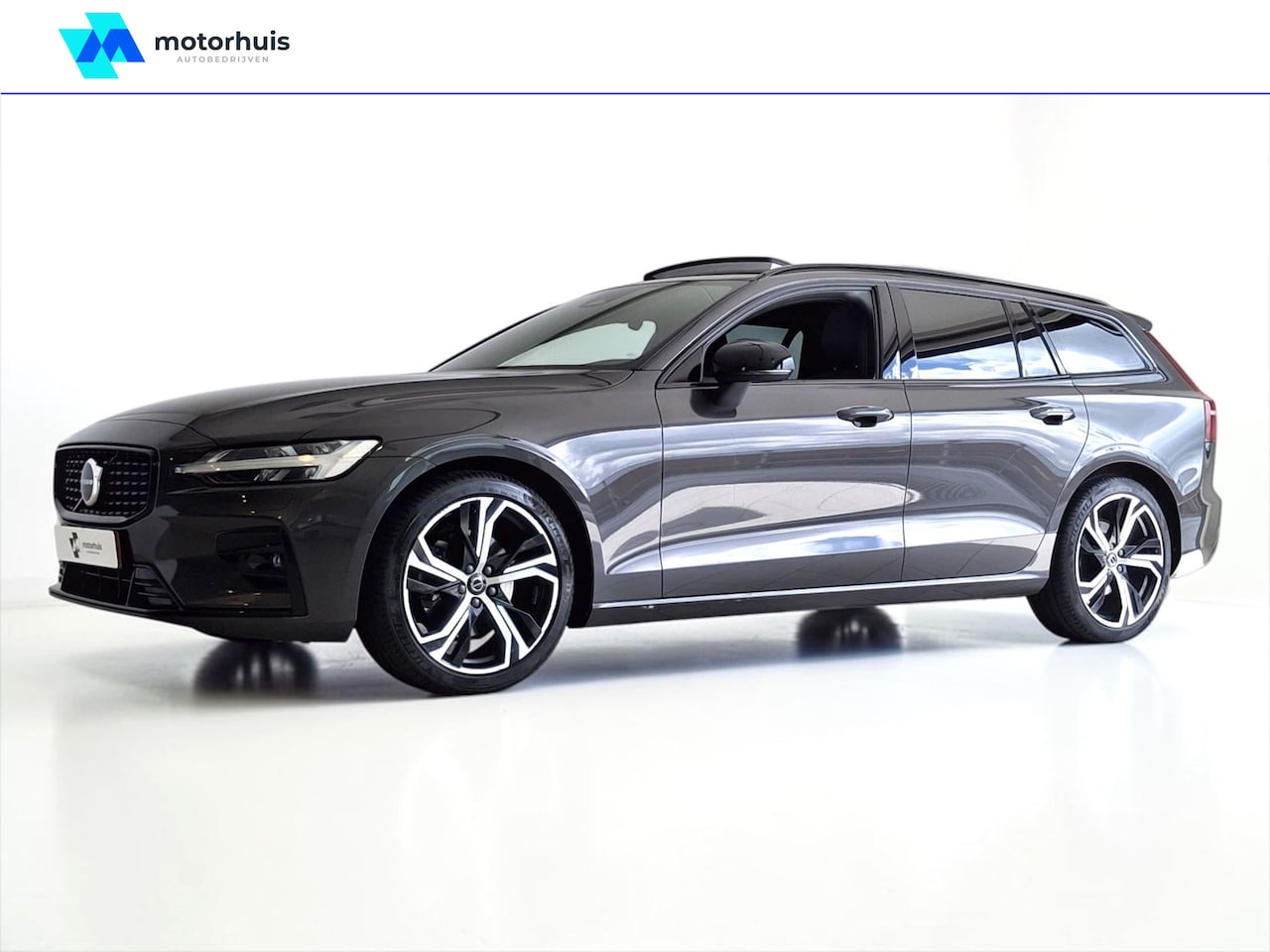 Volvo V60 - 2.0 B4 Ultimate Dark PANO LED VIRTUAL HARMAN KARDON WINTERPACK HUD - AutoWereld.nl