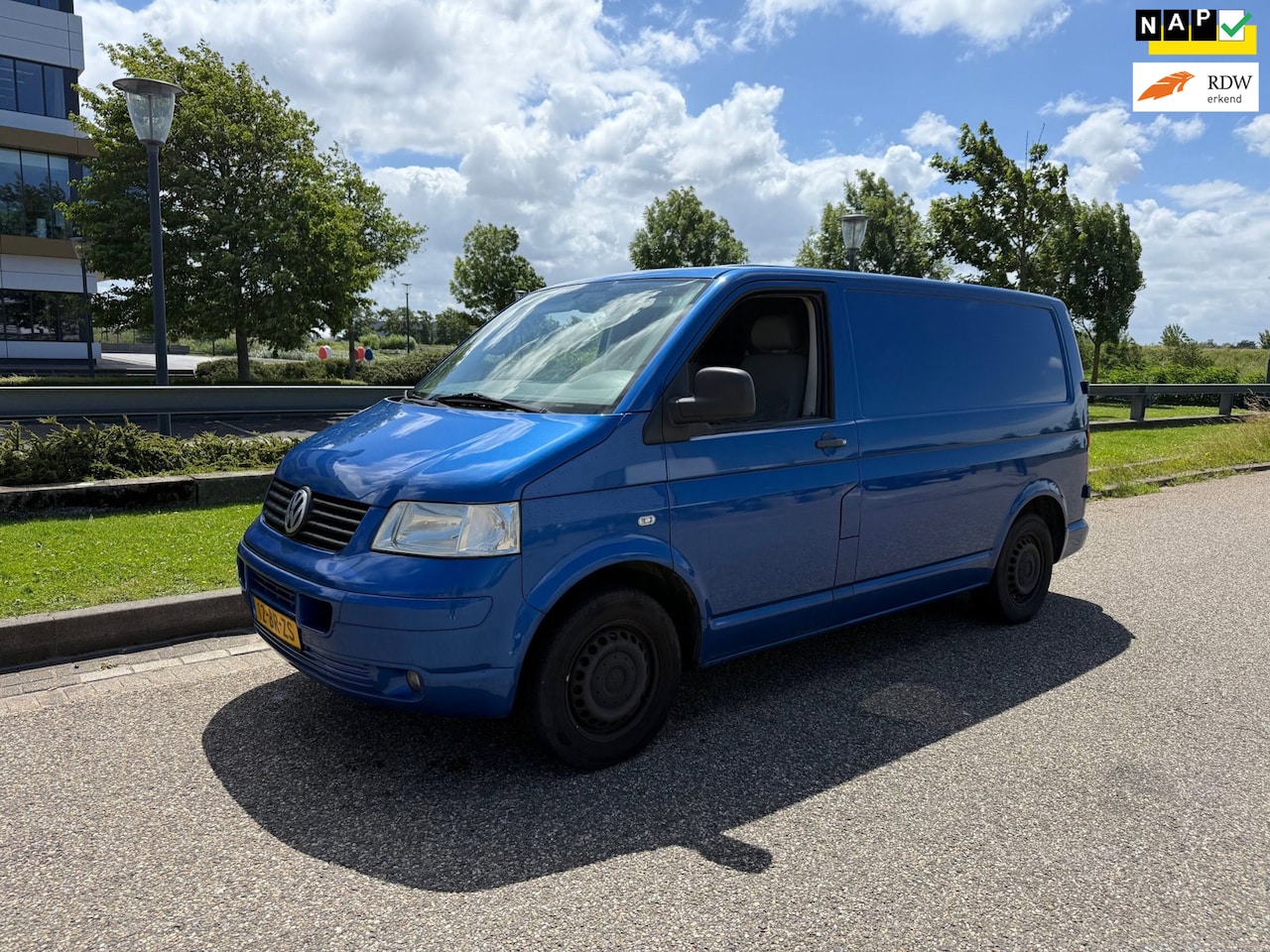 Volkswagen Transporter - 2.5 TDI 300 * GRATIS BEZORGING * NAP * APK NIEUW BIJ AFLEVERING * - AutoWereld.nl
