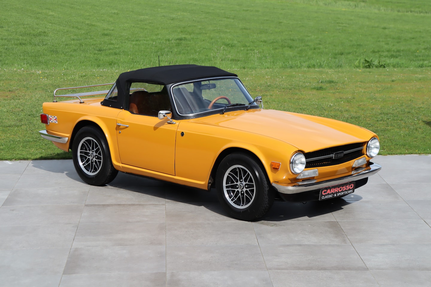 Triumph TR6 - Roadster Injection | Limited-slip Differential - AutoWereld.nl