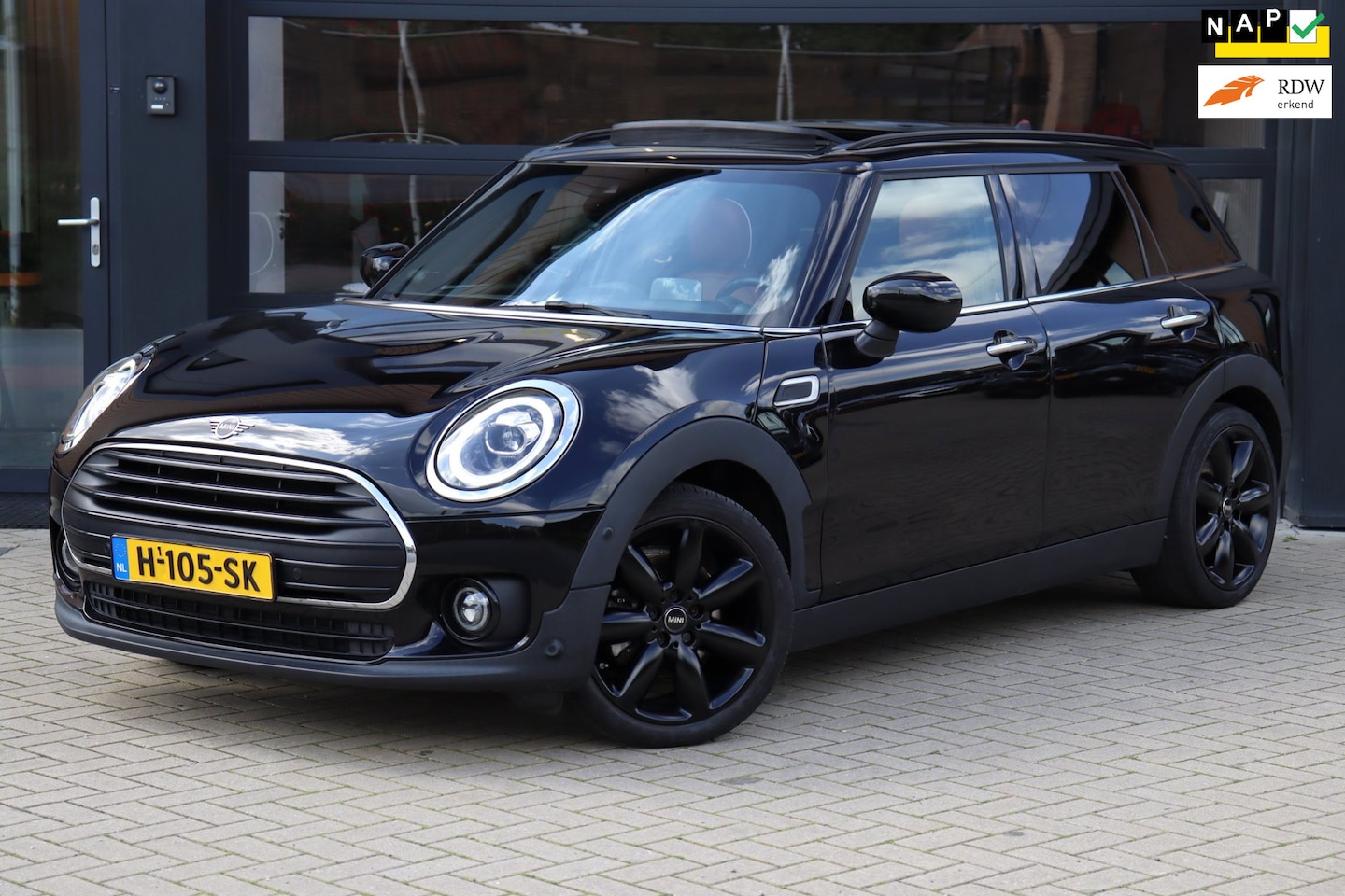 MINI Clubman - 1.5 Cooper Chili | NAP | Pano | Cruise | Clima | Stoelverwarming | Harman/Kardon | Elektri - AutoWereld.nl