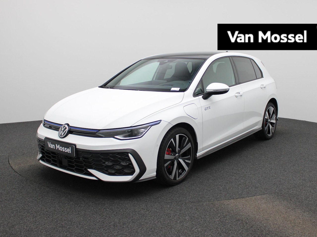 Volkswagen Golf - 1.5 eHybrid GTE 272 PK| Panoramadak | Head-Updisplay | 360 Camera | 18 Inch Velgen | Navig - AutoWereld.nl