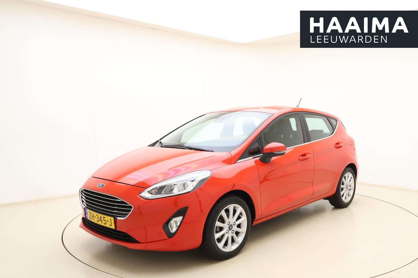 Ford Fiesta - 1.0 EcoBoost Titanium | Trekhaak | Navigatie | Camera | Parkeersensoren voor en achter | C - AutoWereld.nl