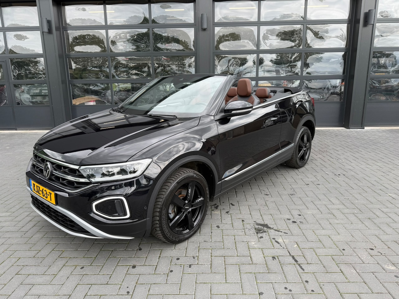 Volkswagen T-Roc Cabrio - 1.5 TSI automaat / Carplay . - AutoWereld.nl