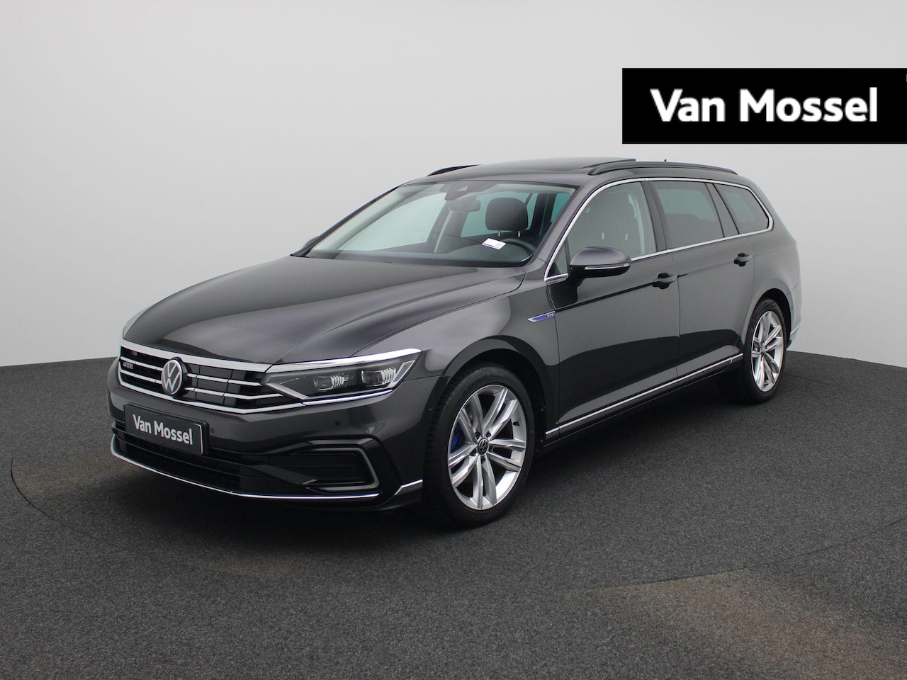 Volkswagen Passat Variant - 1.4 TSI PHEV GTE Business 218 PK| Dealeronderhouden | Trekhaak | Panoramadak | Bestuurders - AutoWereld.nl