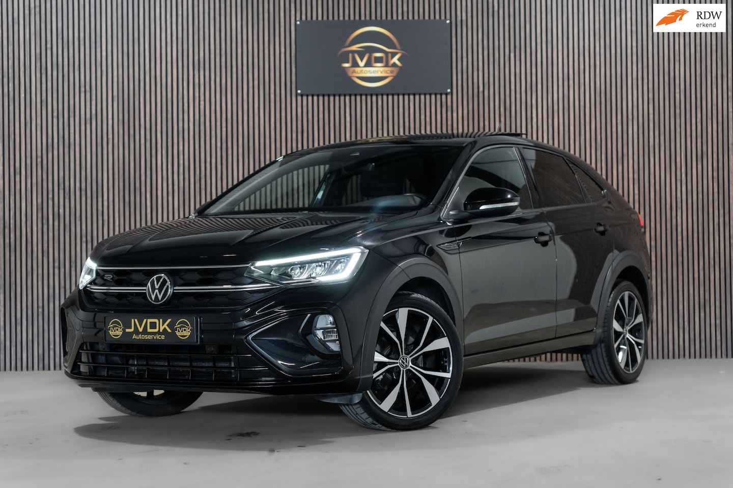 Volkswagen Taigo - 1.5 TSI R-Line DSG PANO LED Keyless - AutoWereld.nl