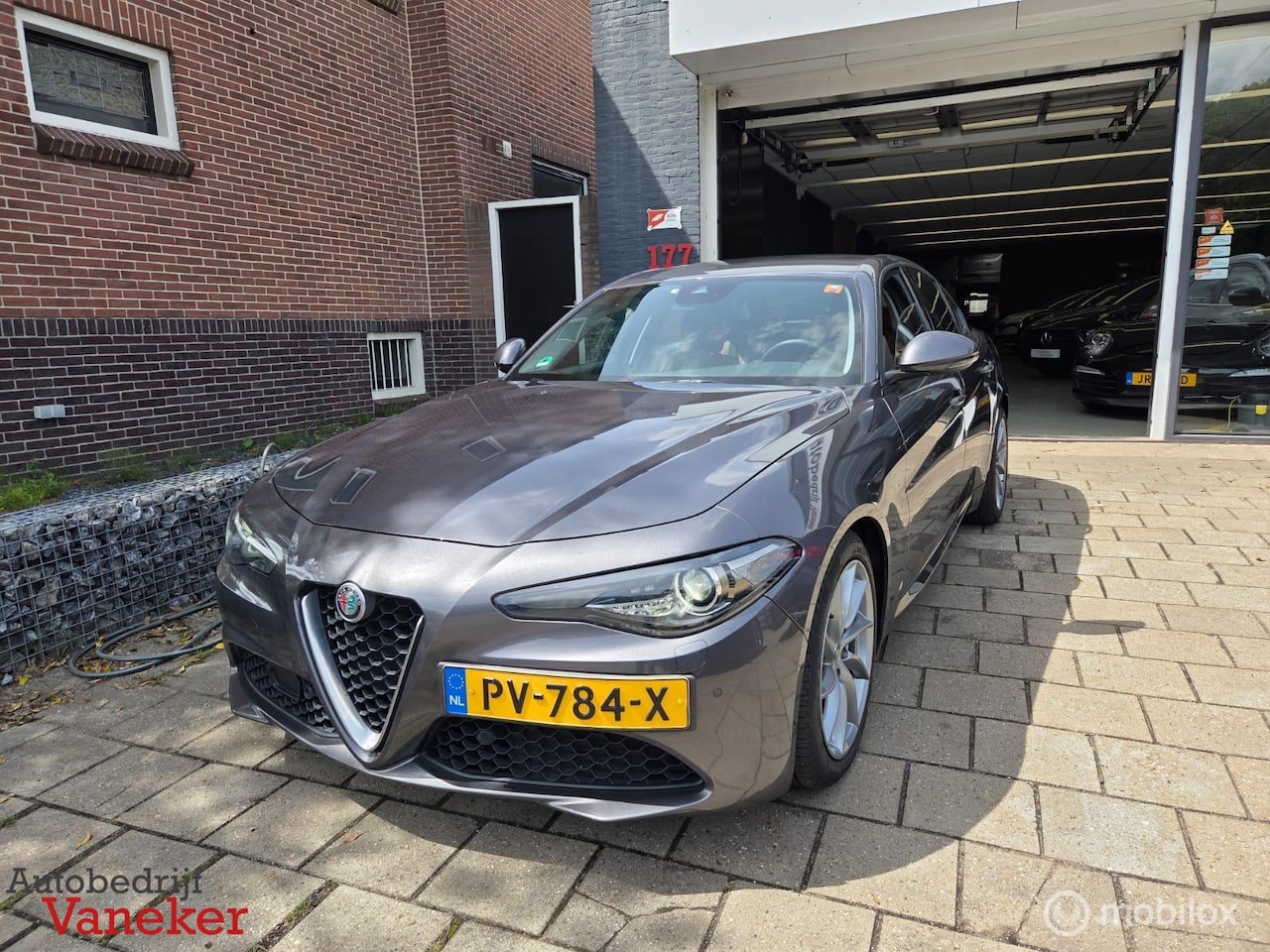 Alfa Romeo Giulia - 2.0T Super|Savalli 291PK|Leder|NAP|CARPLAY - AutoWereld.nl