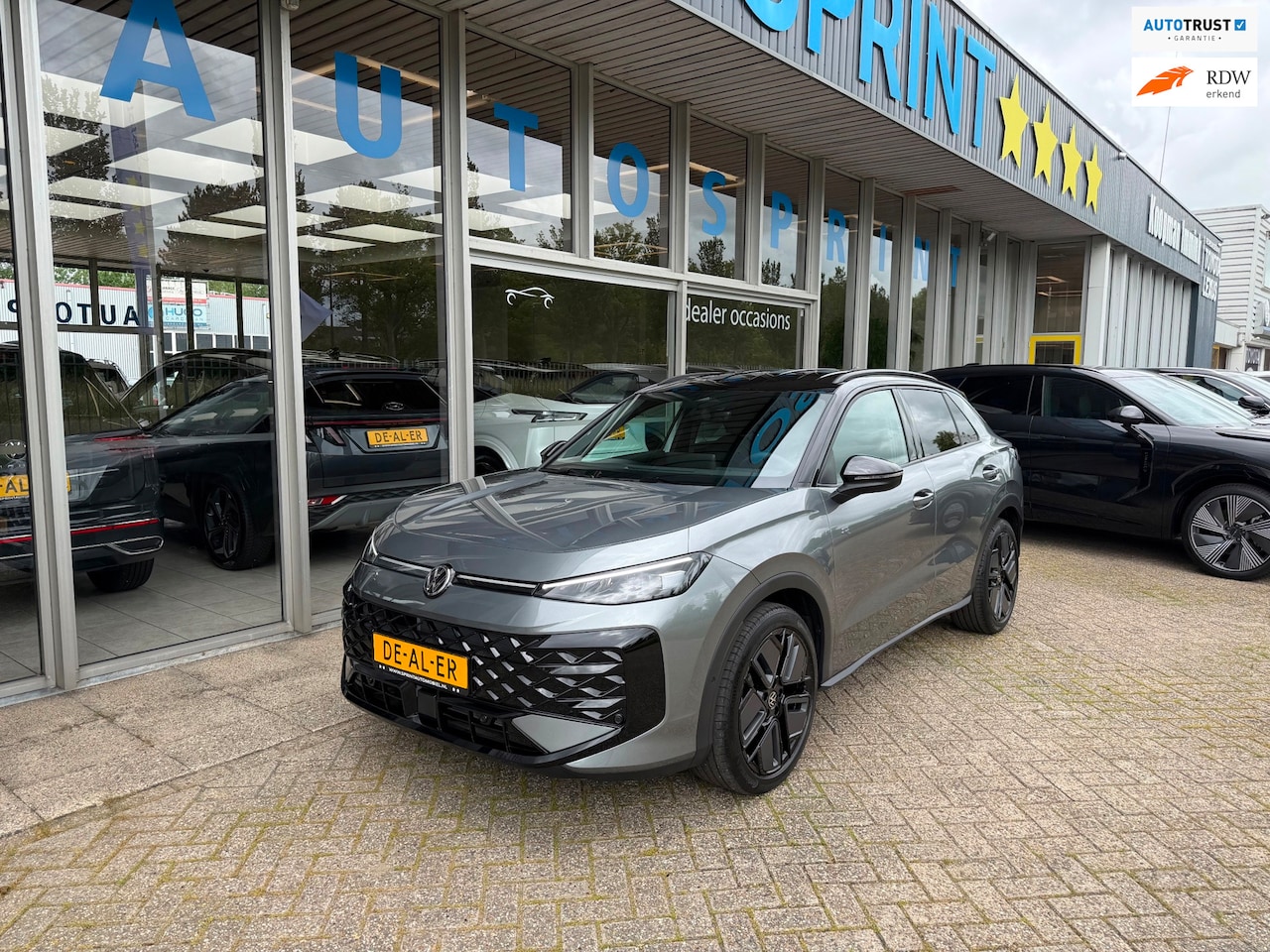 Volkswagen T-Roc - 1.5 eTsi R-Line MILD HYBRID 150PK CAMERA , ELEKTRISCHE ACHTERKLEP - AutoWereld.nl
