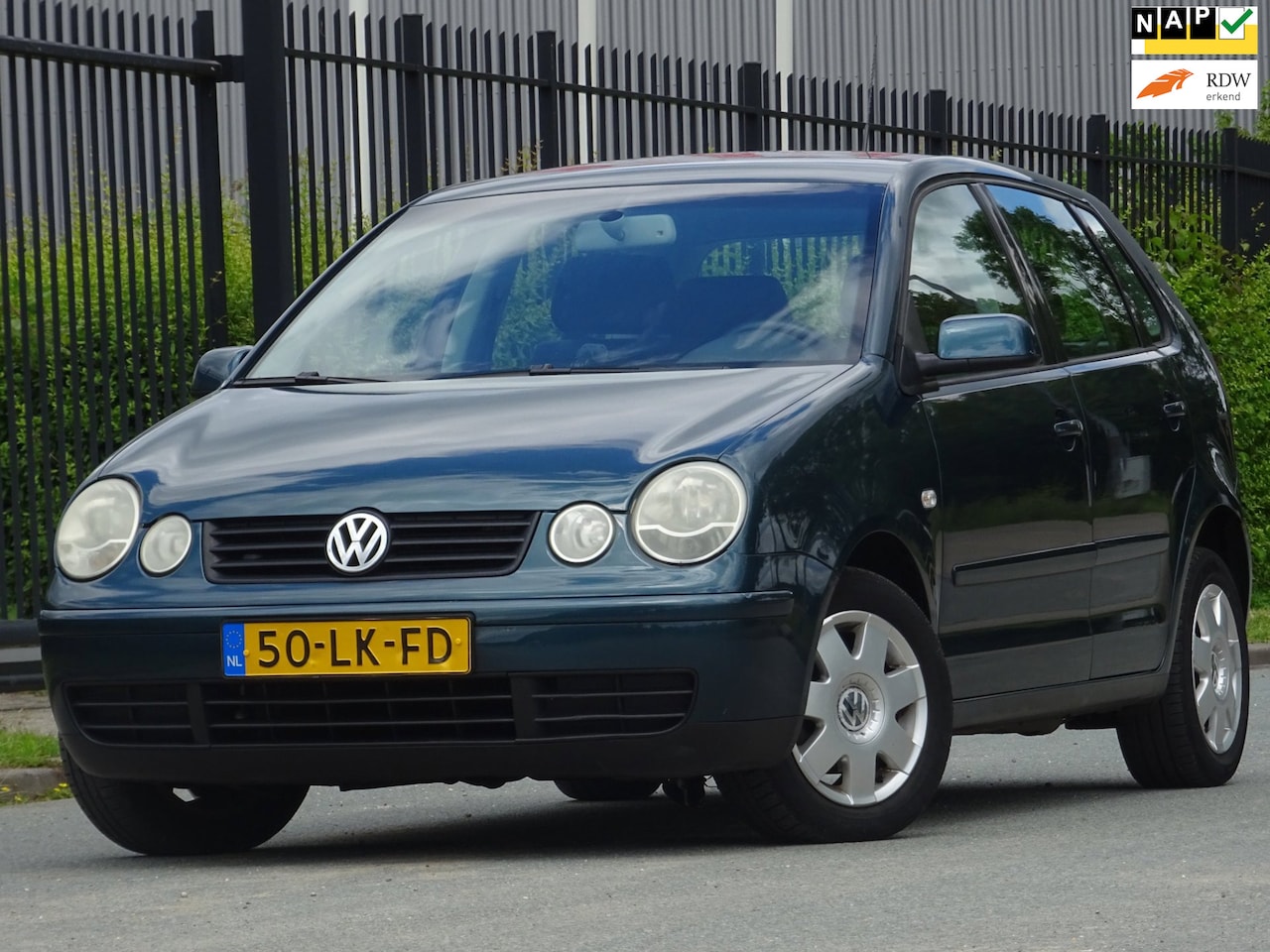 Volkswagen Polo - 1.4-16V Highline AUTOMAAT 5DRS NAP/AC/CRUISE - AutoWereld.nl
