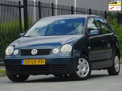 Volkswagen Polo - 1.4-16V Highline AUTOMAAT 5DRS NAP/AC/CRUISE