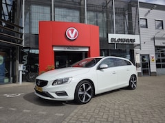 Volvo V60 - 1.5 A/T T3 153PK R-Design | Navi | Leer | Trekhaak