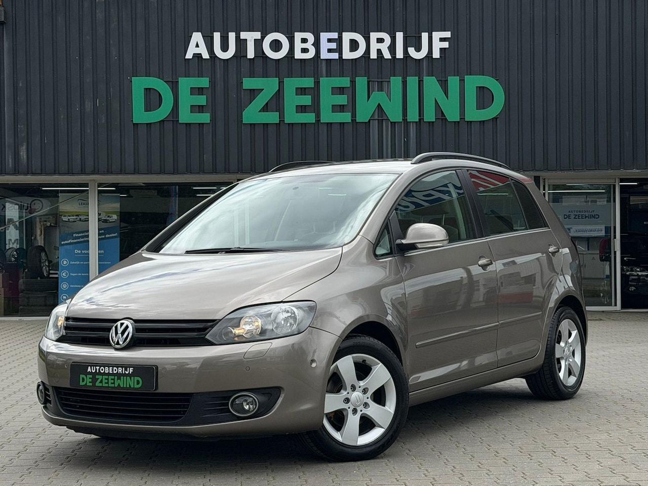 Volkswagen Golf Plus - 1.2 TSI Highline BlueMotion|navi|Nieuw APK - AutoWereld.nl