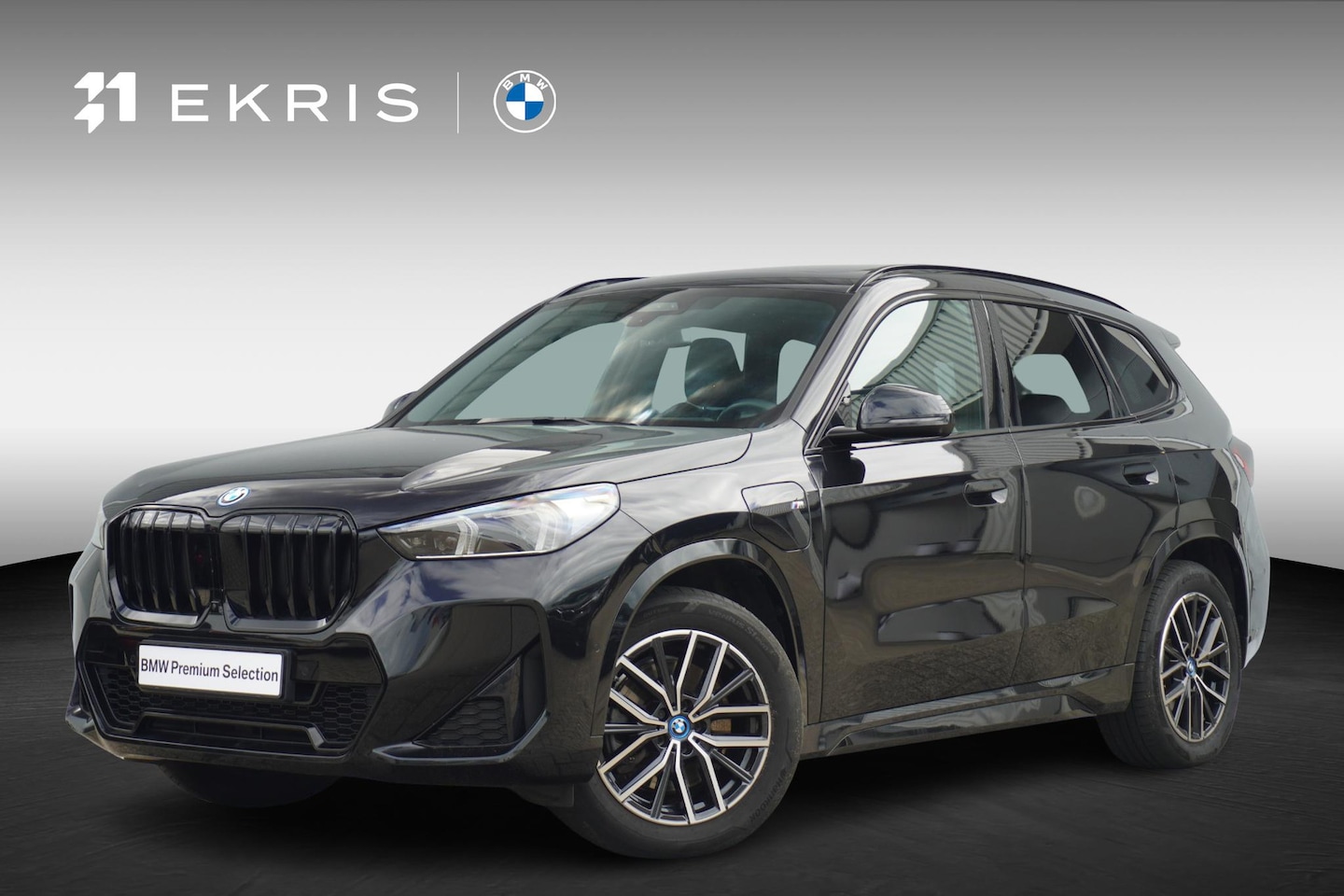 BMW X1 - xDrive30e | M Sportpakket | Panoramadak | Elektrisch verstelbare stoelen | Harman Kardon | - AutoWereld.nl