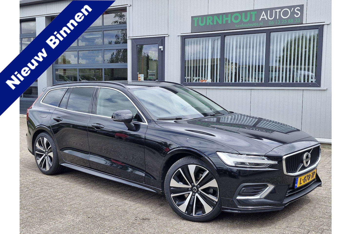 Volvo V60 - B3 Hybrid | Business | Camera | body styling | Carplay | 19 inch | etc. - AutoWereld.nl