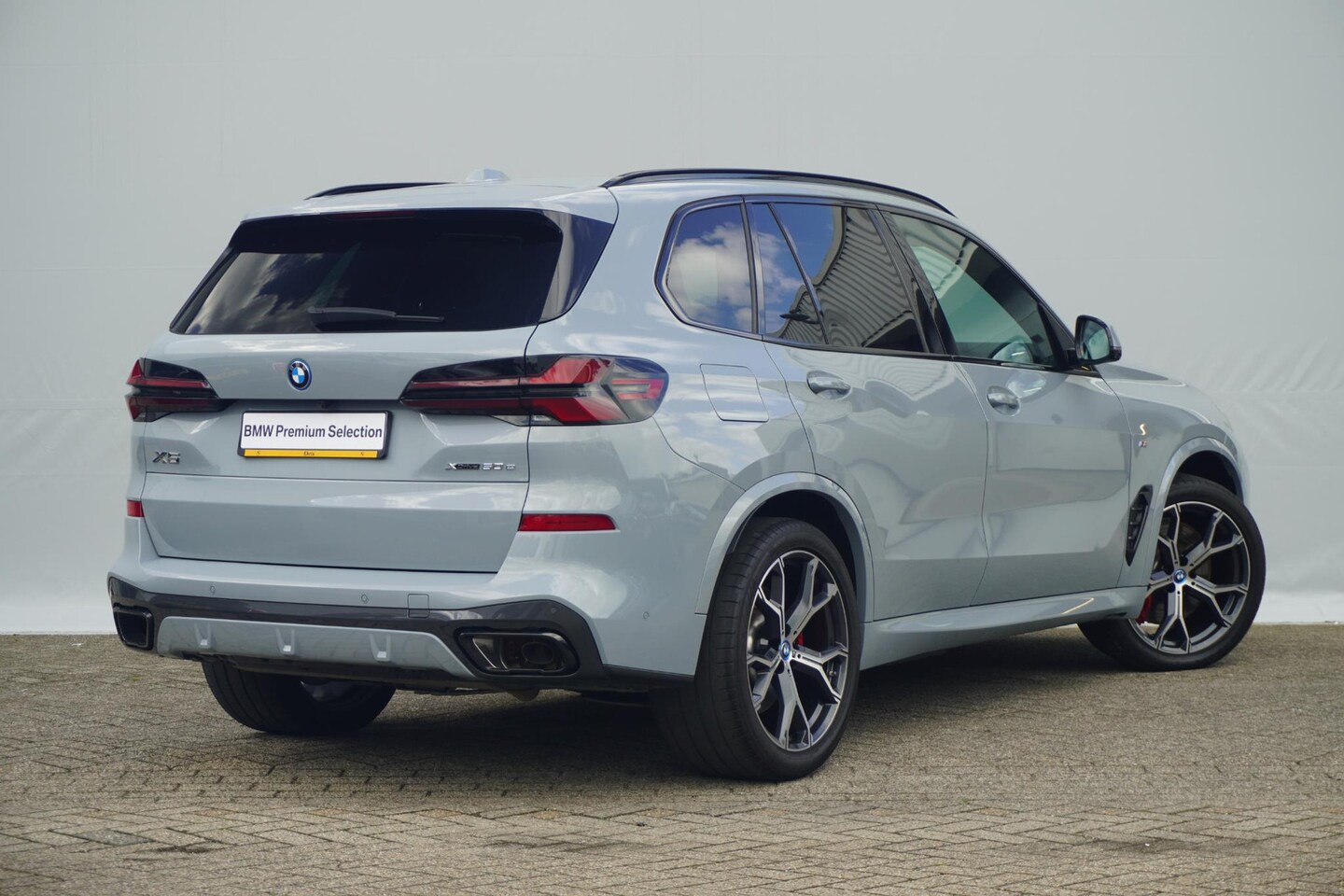 BMW X5 - xDrive50e M Sport Pro | Panoramdak Sky Lounge | Comfortstoelen | Head-up | Rondomzicht Cam - AutoWereld.nl