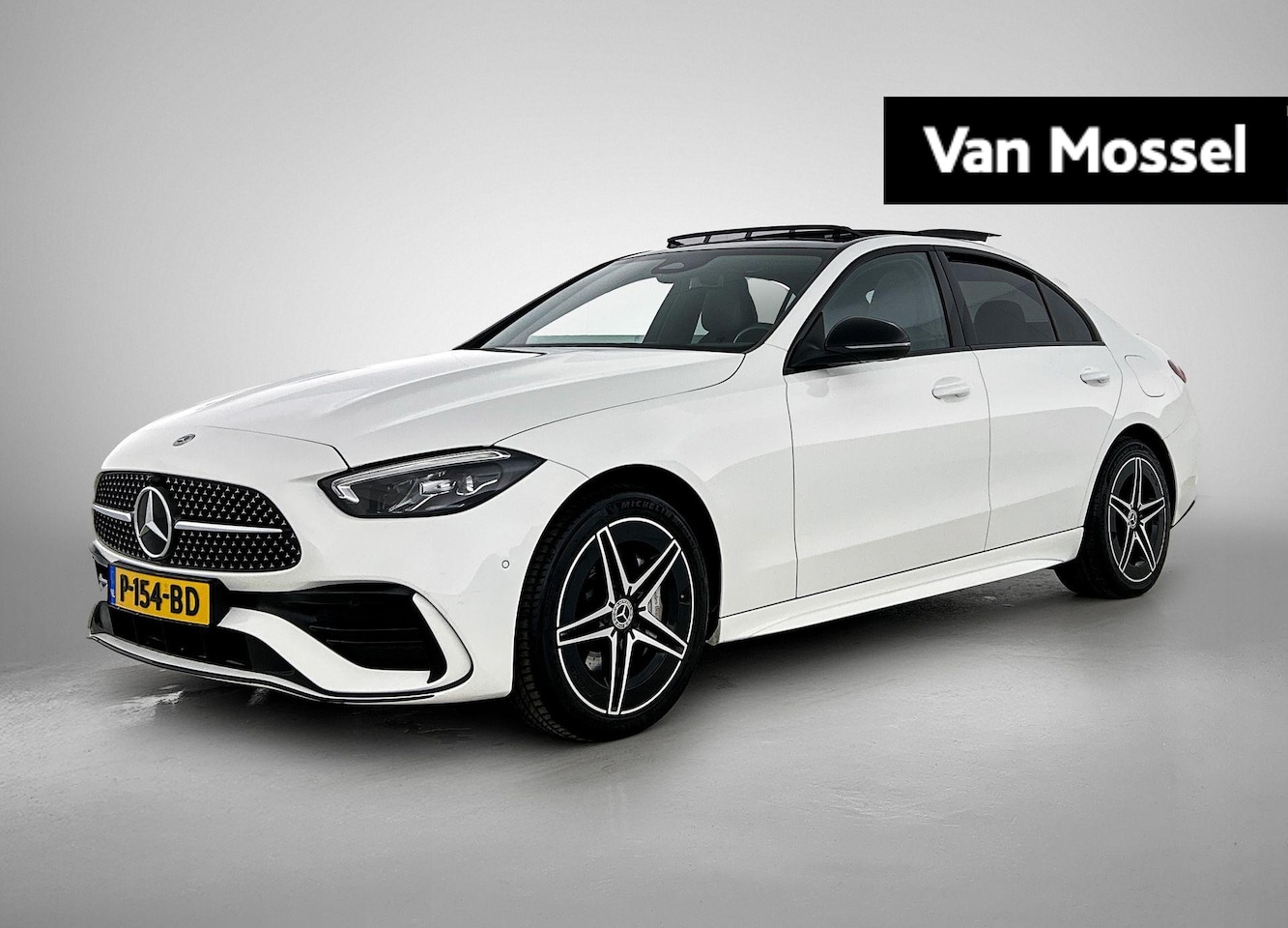 Mercedes-Benz C-klasse - 300 e AMG Line 313PK | Automaat | Elektrisch Panoramadak | Achteruitrij Camera | Night Pak - AutoWereld.nl