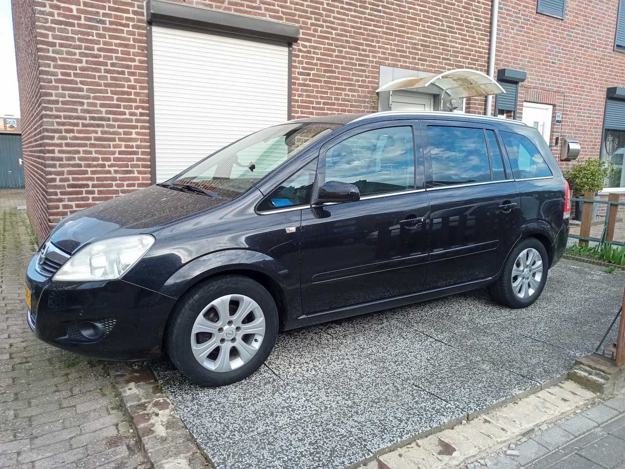 Opel Zafira - 1.8 Cosmo - AutoWereld.nl