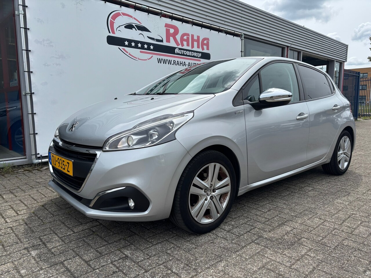 Peugeot 208 - 1.2 PureTech Allure 1.2 PureTech Allure - AutoWereld.nl