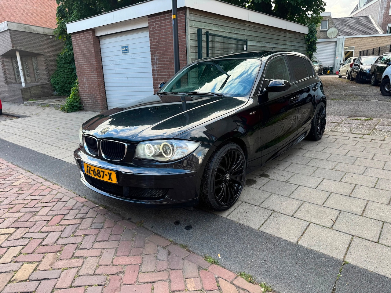 BMW 1-serie - 116i Benzine Handgeschakeld M Pakket! - AutoWereld.nl