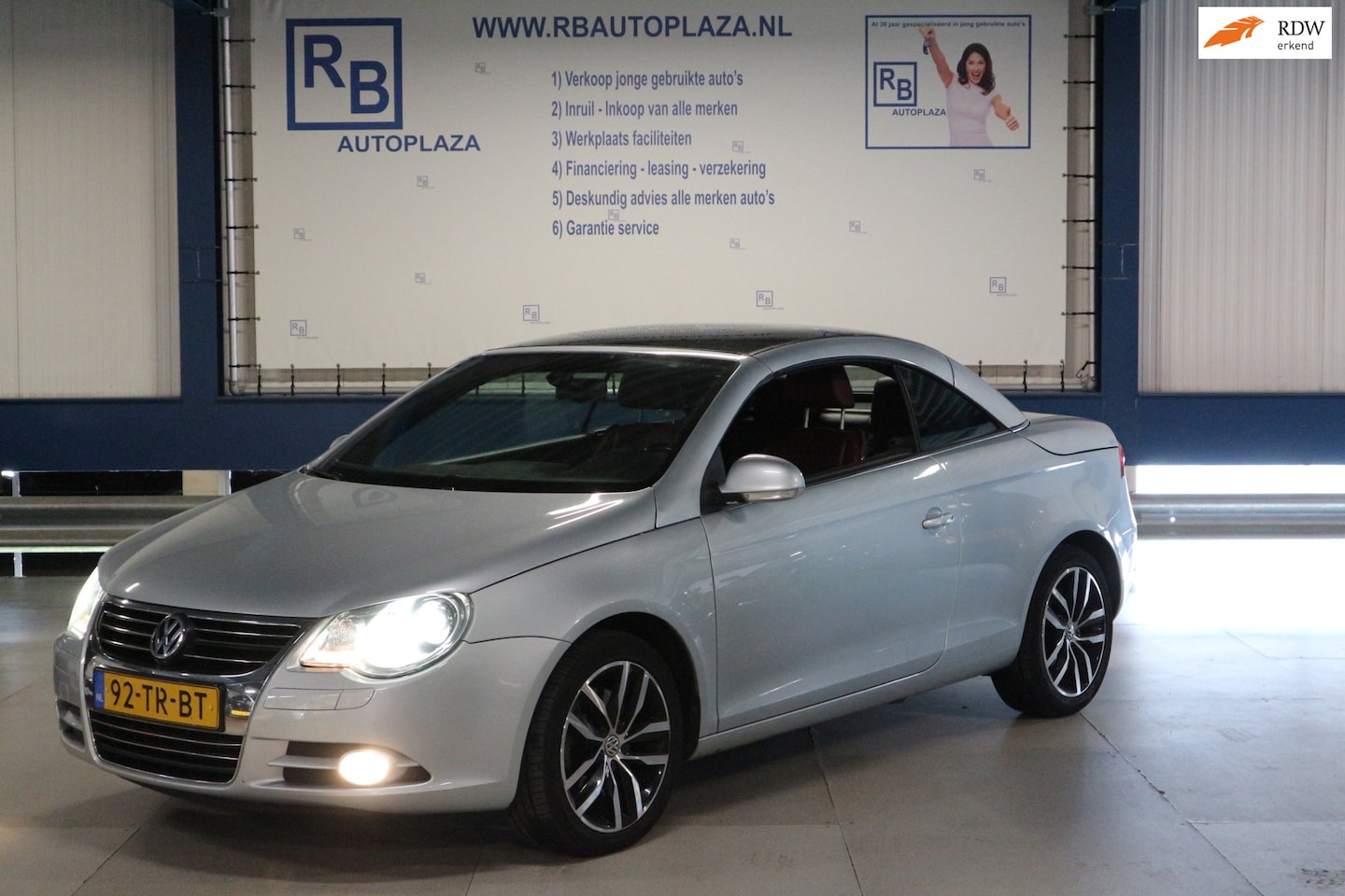 Volkswagen Eos - 2.0 T-FSI / 200 PK / AUTOMAAT / LEER / XENON / STOELVERWARMING ! ! ! ! - AutoWereld.nl