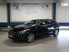 Volvo V40 - 1.6 T3 Momentum / NAP KM STAND / 5 2027 APK