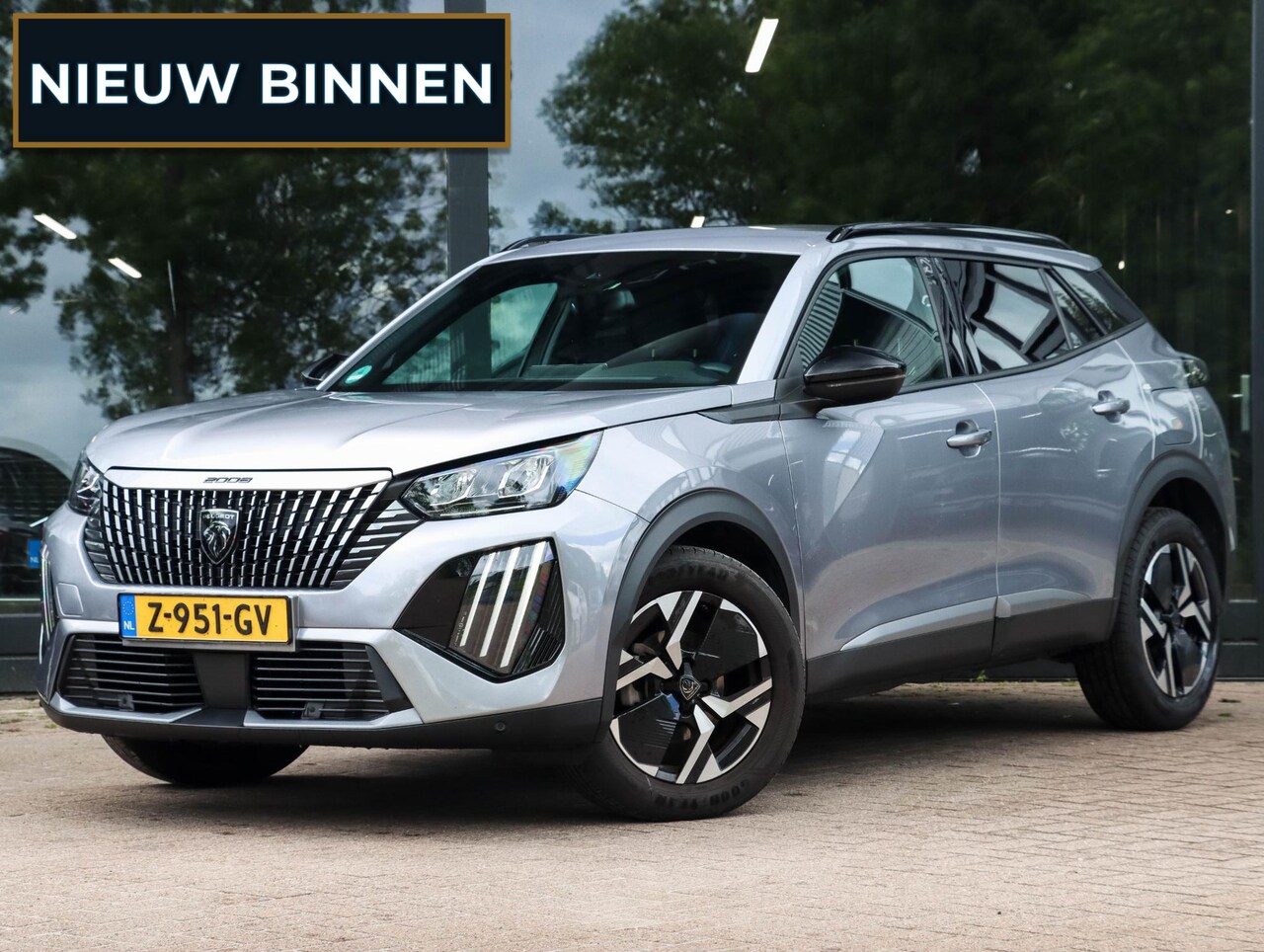 Peugeot 2008 - 1.2 PureTech 100 Allure | Trekhaak | Camera - AutoWereld.nl