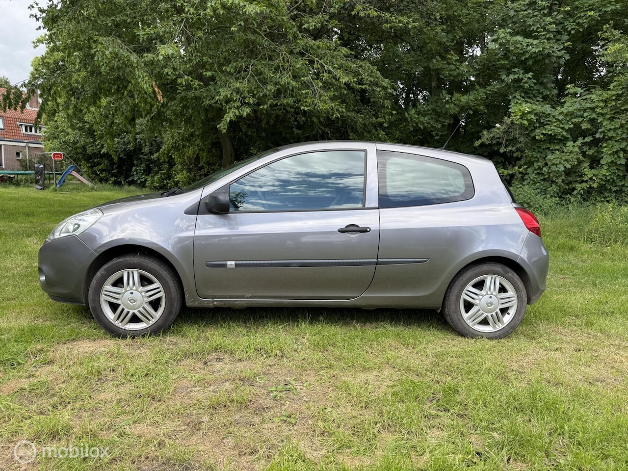 Renault Clio - 1.2 Special Line 2010 - AutoWereld.nl