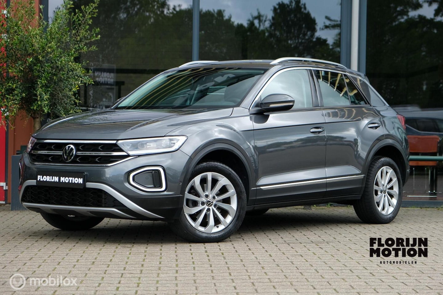 Volkswagen T-Roc - 1.5 TSI Life Business | Virtual Dash | Facelift | IQ Light | Sfeerverlichting | ACC | DAB+ - AutoWereld.nl