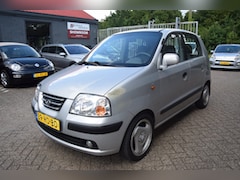 Hyundai Atos - 1.1i Dynamic Cool rondom gebruikerssporen, centrale deurvergrendeling werkt niet goed