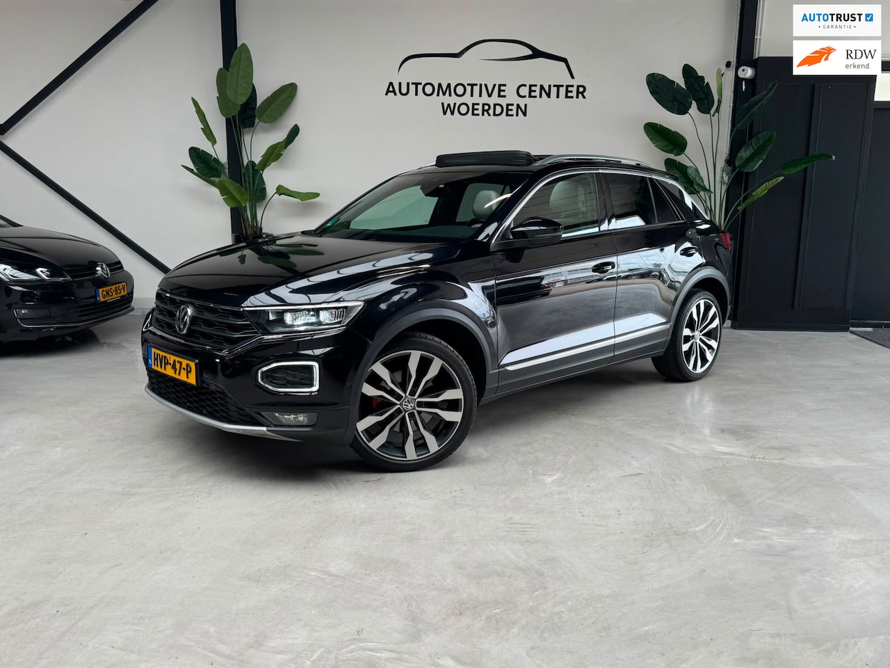 Volkswagen T-Roc - 2.0 TSI 4Motion Sport R-LINE VIRTUAL CAMERA PANO BEATS - AutoWereld.nl