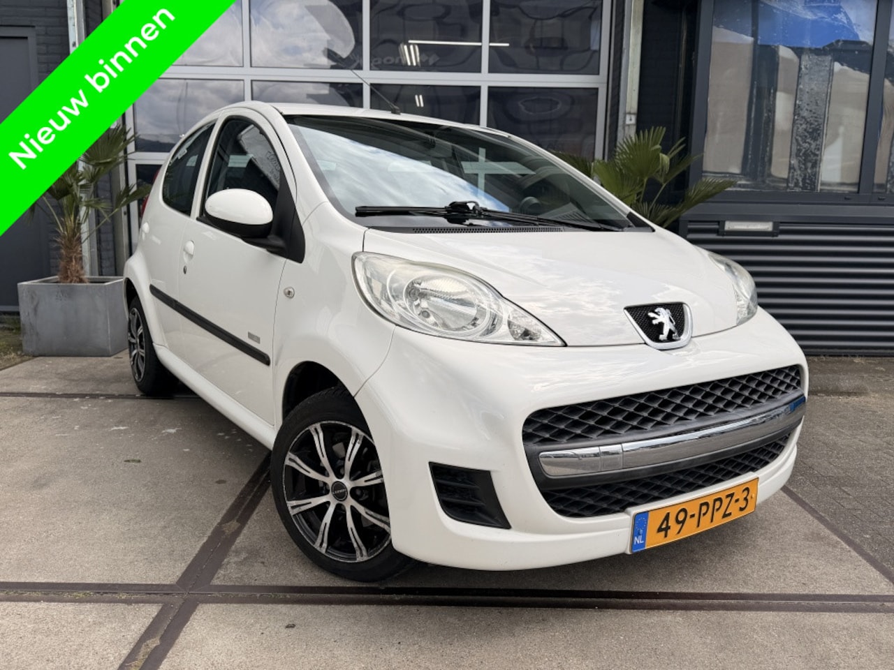 Peugeot 107 - 1.0-12V Millesim 200 Airco Toerenteller 5drs NAP! Inruil mogelij - AutoWereld.nl